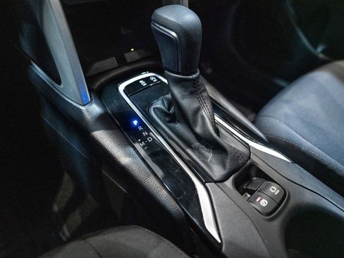 Certified 2025 Toyota Corolla Cross LE image 27