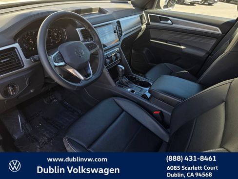Used 2023 Volkswagen Atlas Cross Sport SE w/ Panoramic Sunroof Package FWD image 9