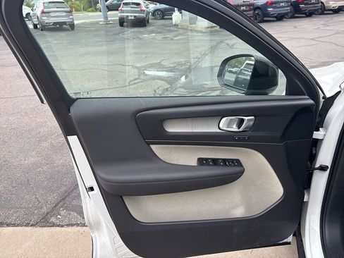 Certified 2026 Volvo XC40 B5 Plus AWD/4WD image 16