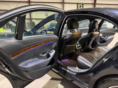 Used 2015 Mercedes-Benz S 550 4MATIC Sedan image 16