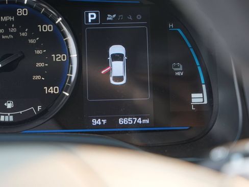Used 2019 Hyundai Ioniq Plug-In Hybrid FWD image 26