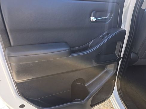 Used 2022 Nissan Frontier SV image 30