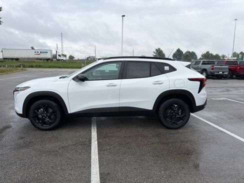 New 2026 Chevrolet Trax LT w/ Midnight Edition FWD image 6