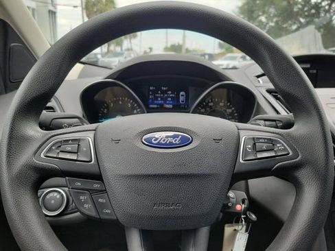 Used 2017 Ford Escape SE FWD image 10