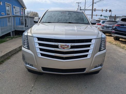 Used 2016 Cadillac Escalade ESV Luxury image 9