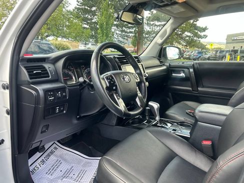 Used 2023 Toyota 4Runner TRD Off-Road Premium w/ Moonroof Package AWD/4WD image 23