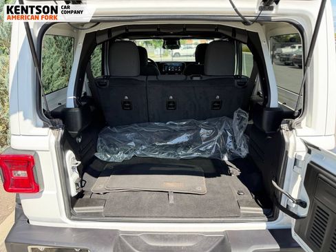 Used 2026 Jeep Wrangler Unlimited Rubicon AWD/4WD image 31