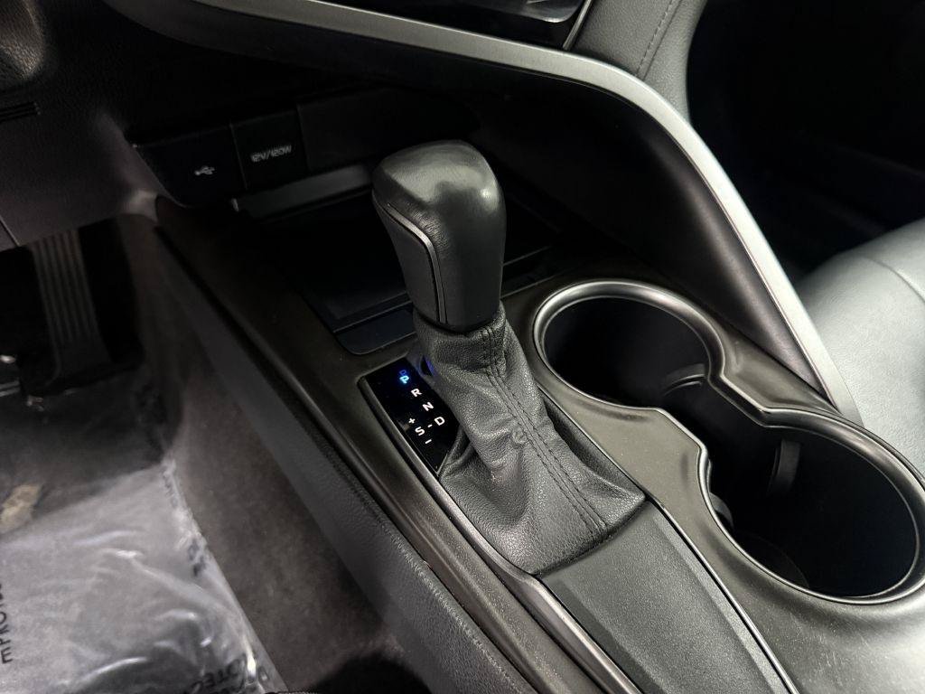 Used 2021 Toyota Camry SE FWD image 19