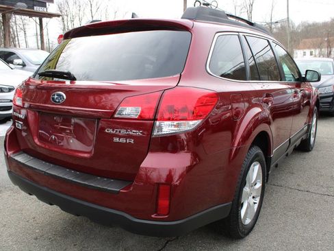 Used 2011 Subaru Outback 3.6R Limited image 8