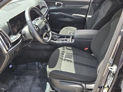 Certified 2026 Kia Sorento LX FWD image 10