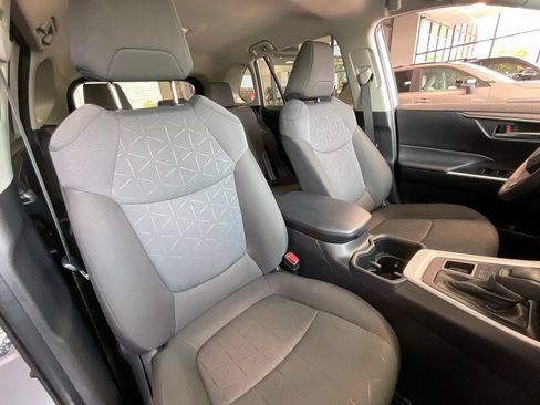 Certified 2025 Toyota RAV4 XLE AWD/4WD image 18