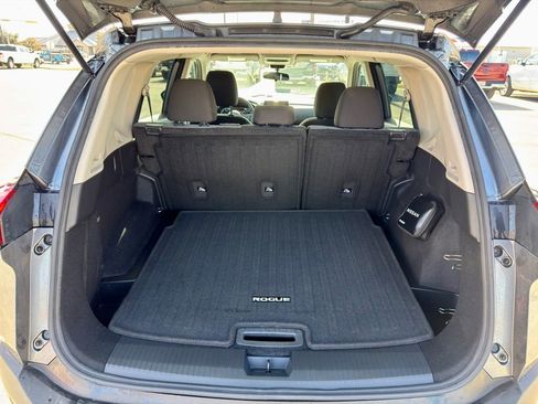 Used 2022 Nissan Rogue S image 5