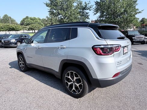 Used 2025 Jeep Compass Limited AWD/4WD image 7