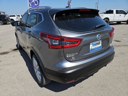 Used 2020 Nissan Rogue Sport SV FWD image 5