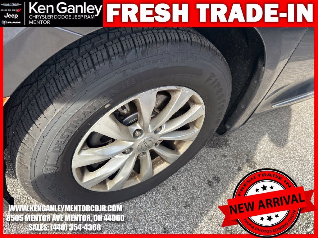 Used 2018 Chrysler Pacifica Touring-L FWD image 5