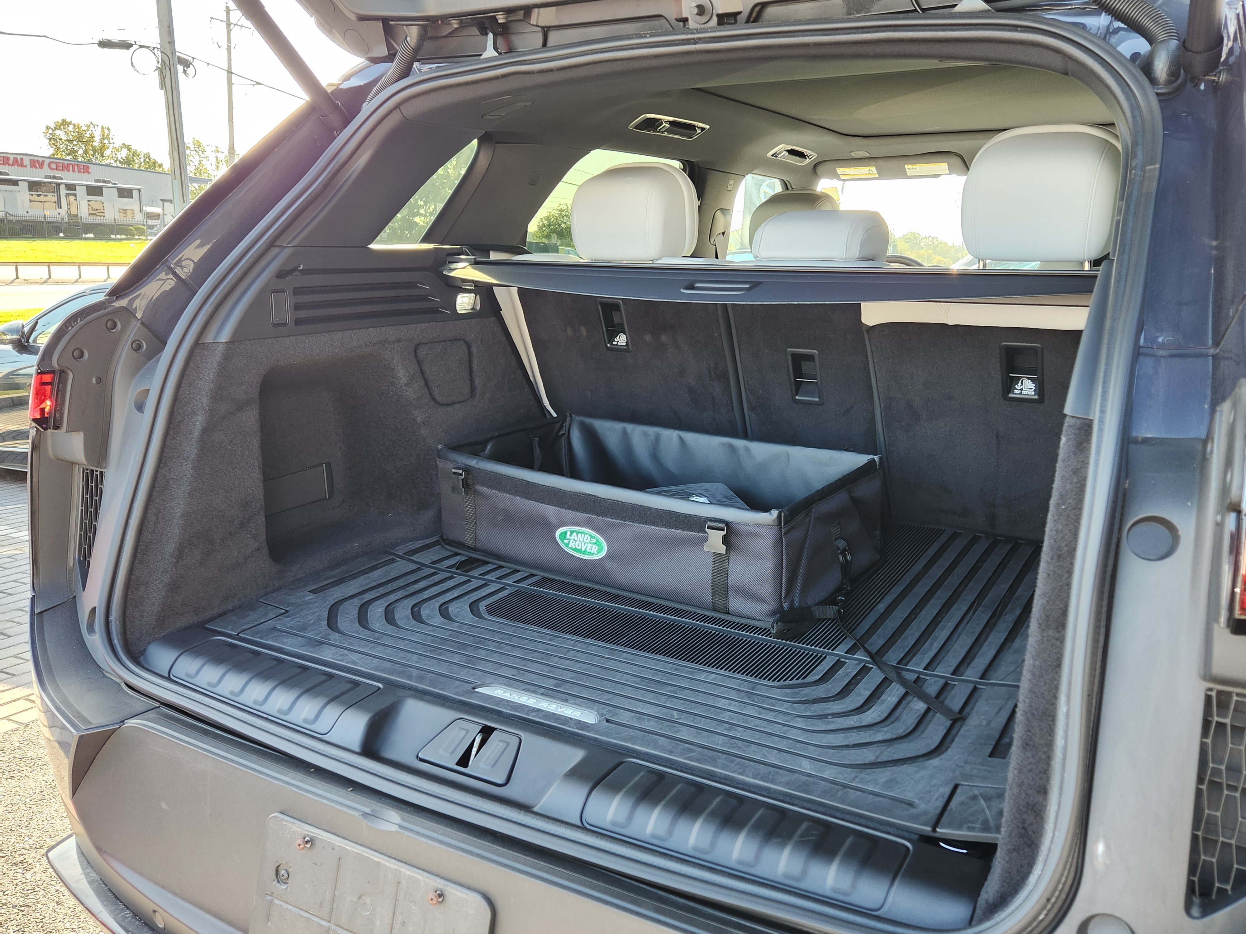 Certified 2026 Land Rover Range Rover Sport SE AWD/4WD image 8