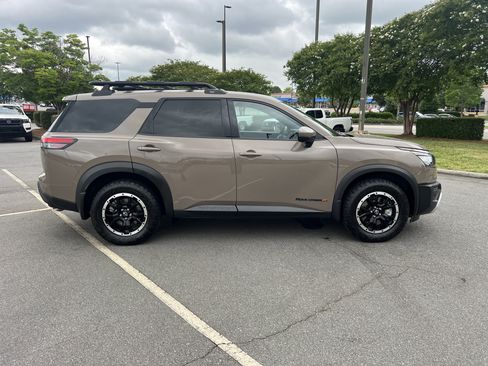 Certified 2024 Nissan Pathfinder Rock Creek AWD/4WD image 4