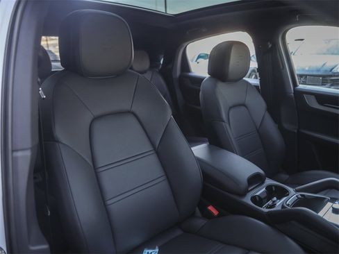 New 2025 Porsche Cayenne S image 39