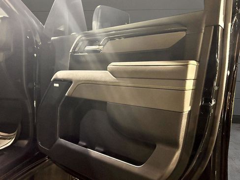 Used 2025 Chevrolet Silverado 2500 ZR2 image 8