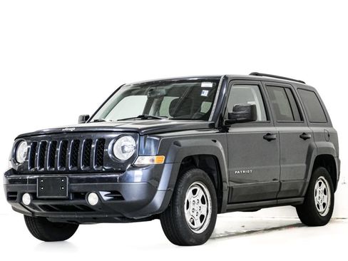Used 2016 Jeep Patriot Sport w/ Power Value Group FWD image 3