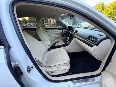 Used 2017 Volkswagen Passat 1.8T R-Line FWD image 15