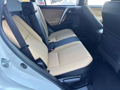 Used 2018 Toyota RAV4 Limited image 13