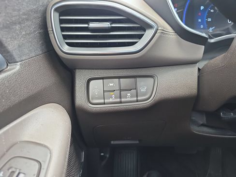 Used 2020 Hyundai Santa Fe SEL w/ Convenience Package FWD image 19