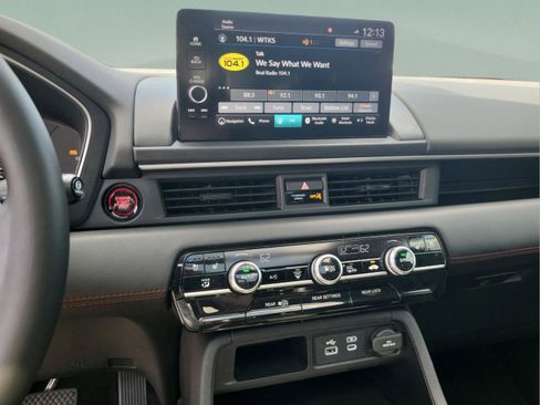 Certified 2025 Honda Pilot Black Edition image 12