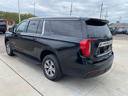 Used 2024 GMC Yukon XL SLE AWD/4WD image 7