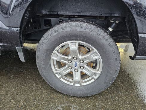 Used 2021 Ford F150 Lariat image 11