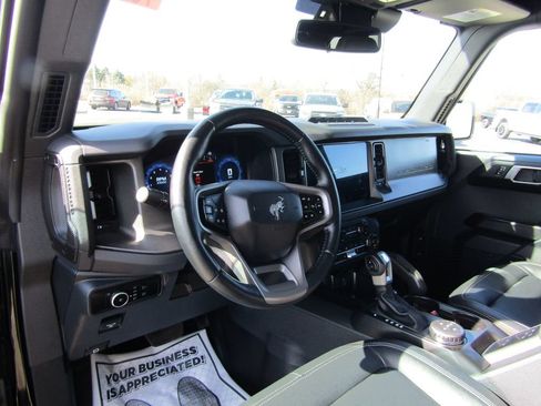 Used 2025 Ford Bronco Badlands AWD/4WD image 14