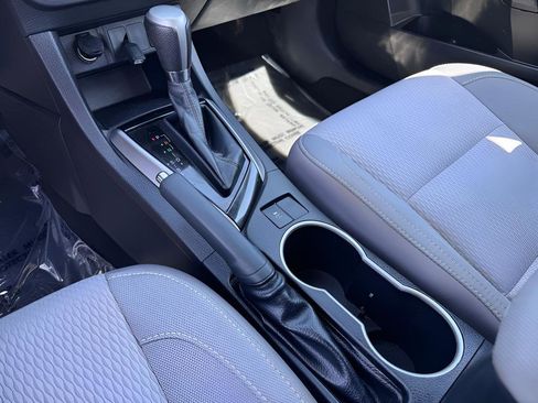 Used 2015 Toyota Corolla LE image 32
