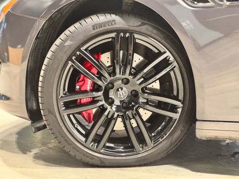 Used 2023 Maserati Quattroporte Modena Q4 image 10