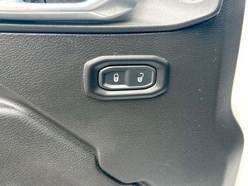 Used 2021 Jeep Wrangler Unlimited Sport image 17