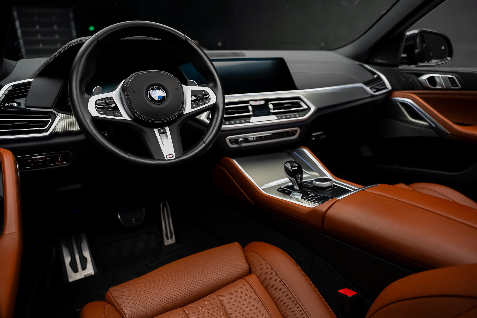 Used 2023 BMW X6 xDrive40i w/ M Sport Package AWD/4WD image 2