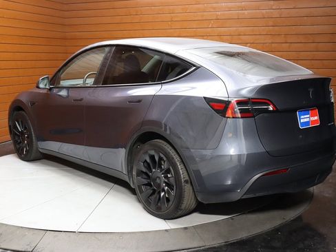 Used 2023 Tesla Model Y Long Range image 39