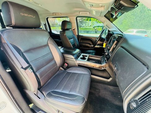 Used 2016 GMC Sierra 2500 Denali w/ Duramax Plus Package AWD/4WD image 20