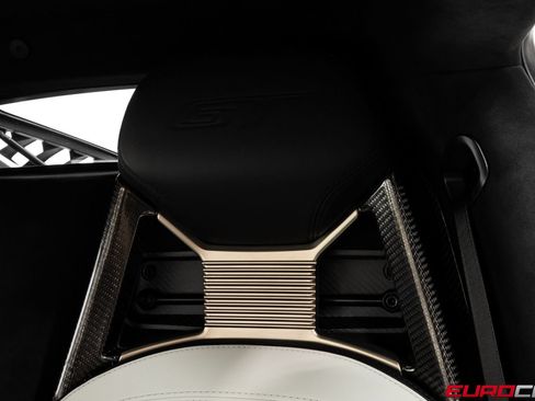 Used 2019 Ford GT RWD image 53