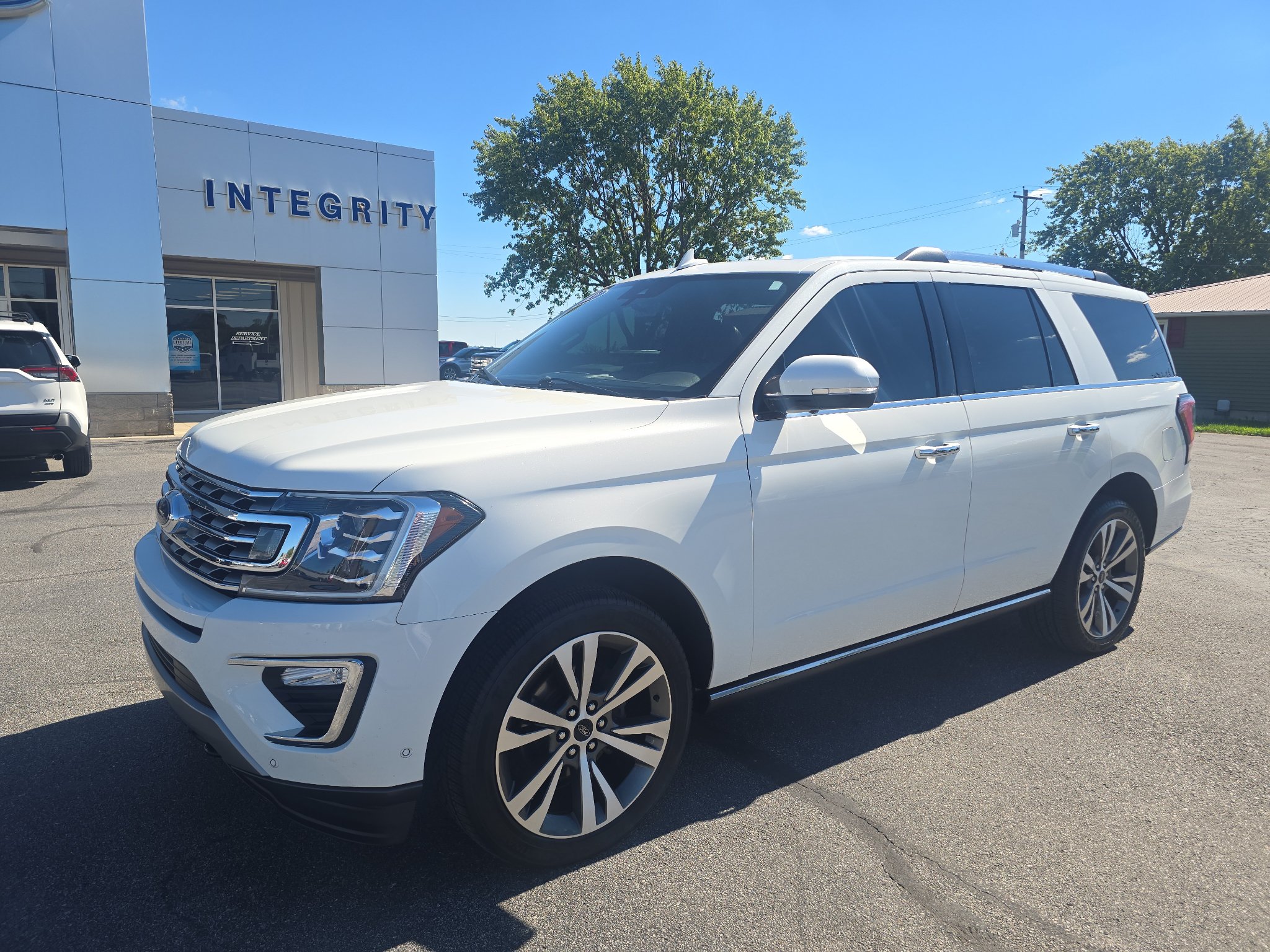 Used 2021 Ford Expedition Limited AWD/4WD image 2
