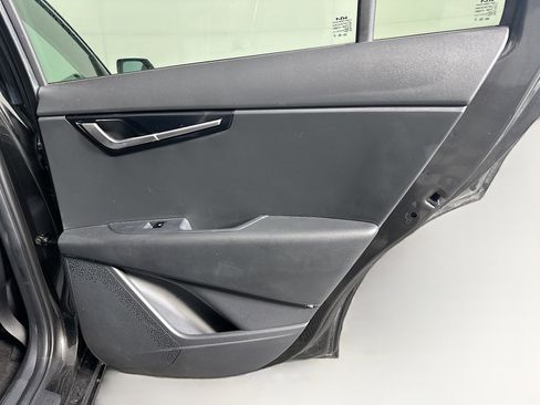 Used 2023 Kia Niro LX image 30