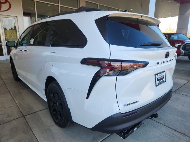 New 2026 Toyota Sienna XLE Woodland Edition AWD/4WD image 9