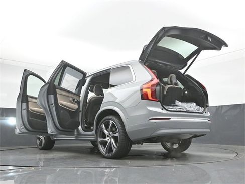 New 2026 Volvo XC90 B5 Plus w/ Protection Package Premier image 56