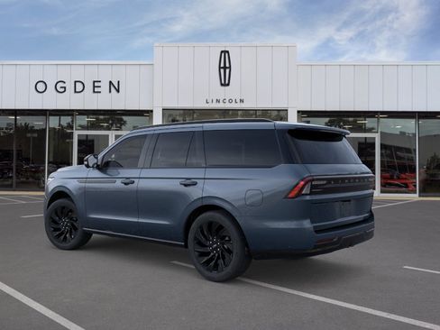 New 2026 Lincoln Navigator Reserve w/ Jet Appearance Package AWD/4WD image 4