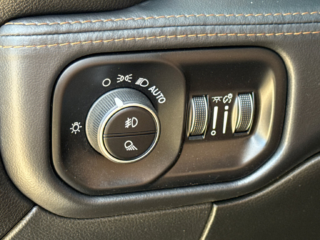 Used 2021 RAM 2500 Limited AWD/4WD image 24