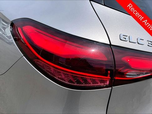 Used 2024 Mercedes-Benz GLC 300 image 23