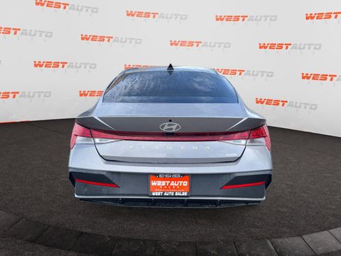 Used 2024 Hyundai Elantra Blue image 4