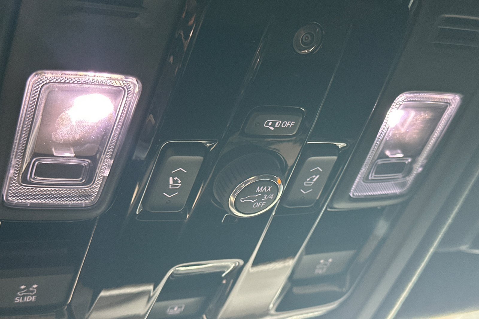 Certified 2025 Cadillac Escalade V w/ LPO, ONYX Package AWD/4WD image 22