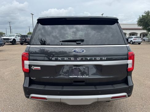 Certified 2023 Ford Expedition XLT RWD image 3