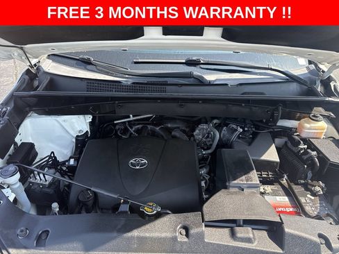 Used 2017 Toyota Highlander Limited w/ Carpet Mat Package AWD/4WD image 11