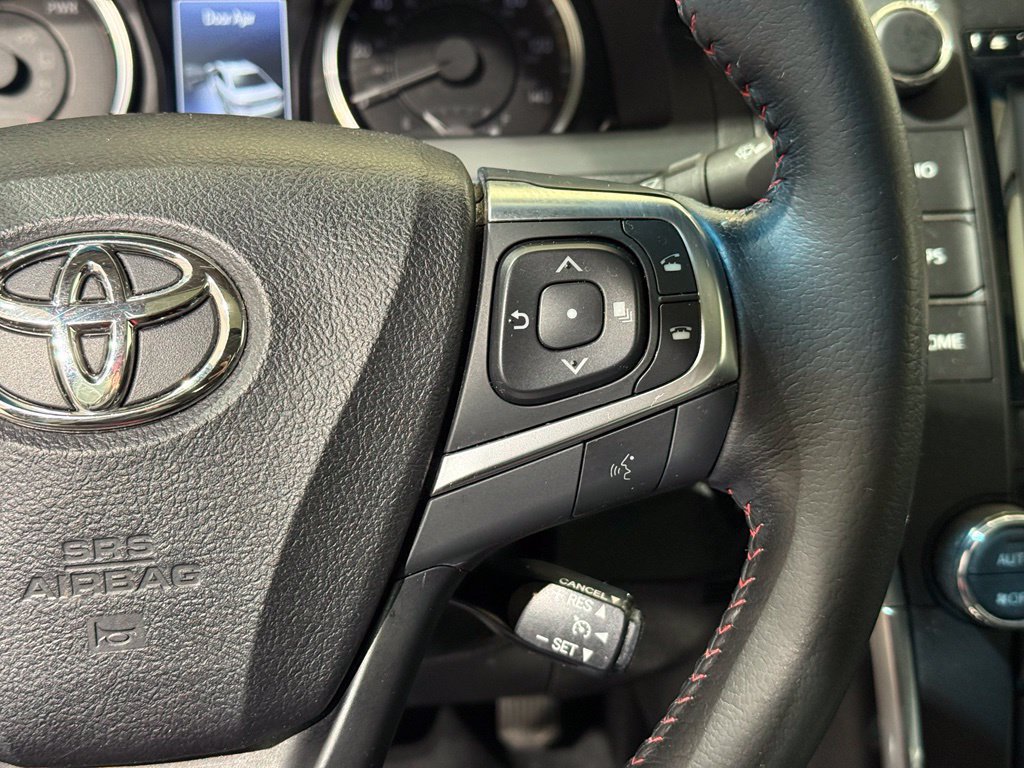 Used 2016 Toyota Camry SE w/ Moonroof Package FWD image 24